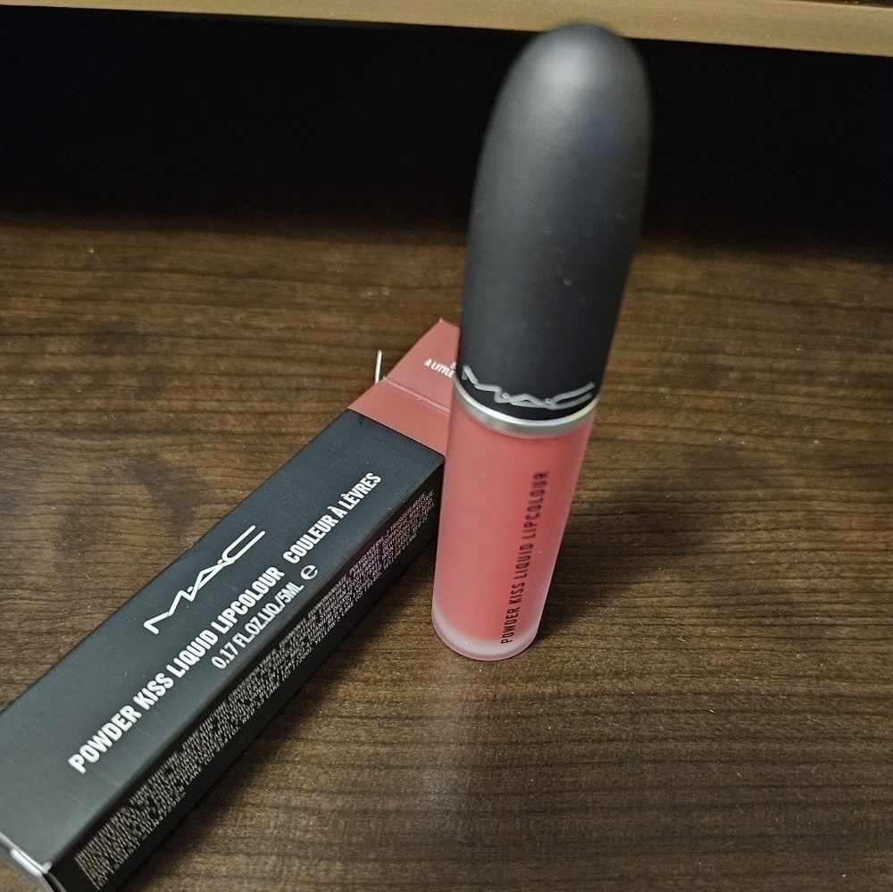 MAC POWDER KISS LIQUID LIPCOLOUR in A Little Tamed (NIB)